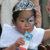Katherine Heigl : sa petite Naleigh, déguisée en princesse, pour se rendre à une fête d'Halloween à Los Angeles le 30 octobre 2011