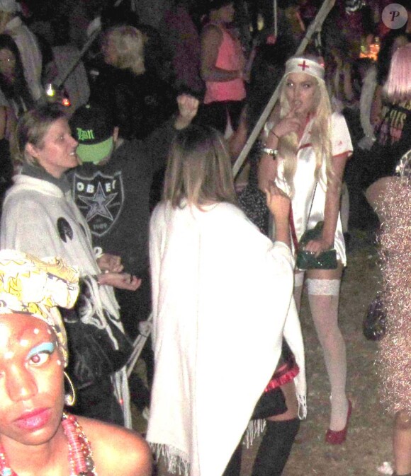 Lindsay Lohan fête Halloween au Forever Cemetary, à Los Angeles, le 31 octobre 2011.