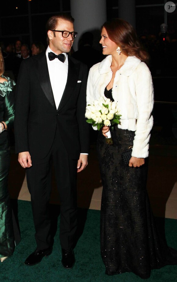 Le prince Daniel, qui retrouvait sa belle-soeur la princesse Madeleine au dîner de la chambre de commerce américano-suédoise le 1er novembre, a achevé sa visite officielle à New York les 1er et 2 novembre 2011.