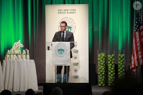 Le prince Daniel de Suède au Green Summit, dans l'auditorium de la Citybank, à New York, le 2 novembre 2011.