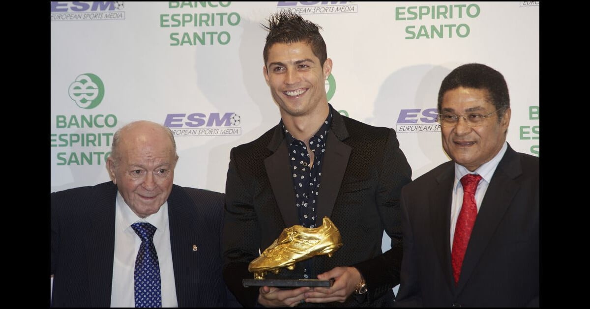 Photo Alfredo di Stefano, Cristiano Ronaldo et Eusebio lors de la remise du Soulier d'Or du