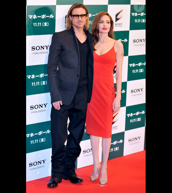 Brad Pitt et Angelina Jolie sublime à l'avant-première de Moneyball au Japon, à Tokyo, le 9 novembre 2011