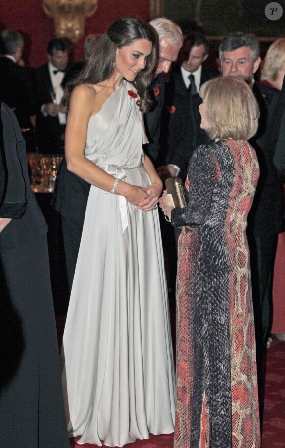 Catherine, duchesse de Cambridge, lors d'une soirée caritative au Palais Saint-James le 10 novembre 2011.