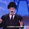 Un Charlie Chaplin qui casse des noix avec ses fesses dans la bande-annonce de La France a un Incroyable Talent sur M6 le mercredi 16 novembre 2011