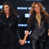 Beyoncé et sa mère Tina à l'issue de leur défilé House of Dereon en septembre 2011