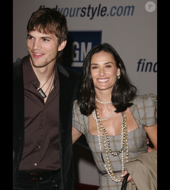 Demi Moore et Ashton Kutcher en février 2005 à Los Angeles