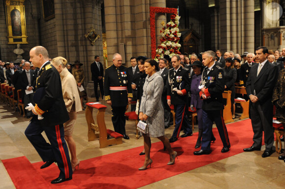 La famille Grimaldi lors de la messe donnée en Notre-Dame-Immaculée pour la fête nationale à Monaco. Il s'agit de la première pour Charlene en tant que princesse. Le 19 novembre 2011