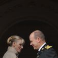La princesse Charlene et le prince Albert au balcon du Palais pour saluer le peuple monégasque. Le 19 novembre 2011