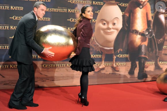 Salma Hayek et Antonio Banderas lors de la première du film Le Chat Potté à Berlin le 22 novembre 2011