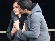 Jessica Alba : Perdue dans les bras de son mari, elle s'égare niveau look
