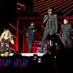 Will.i.am prononce un discours émouvant lors du dernier concert du groupe Black Eyed Peas à Miami, le 23 novembre 2011.