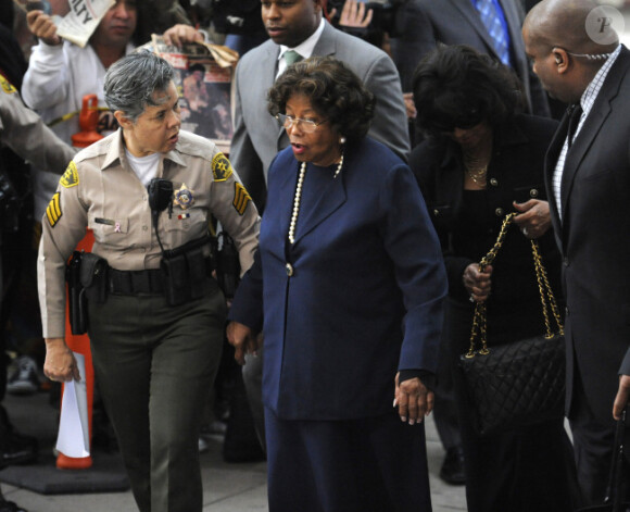 Katherine Jackson arrive au tribunal pour connaître la sentence du Docteur Murray dans le procès de la mort de Michael Jackson, le 29 novembre 2011, à Los Angeles