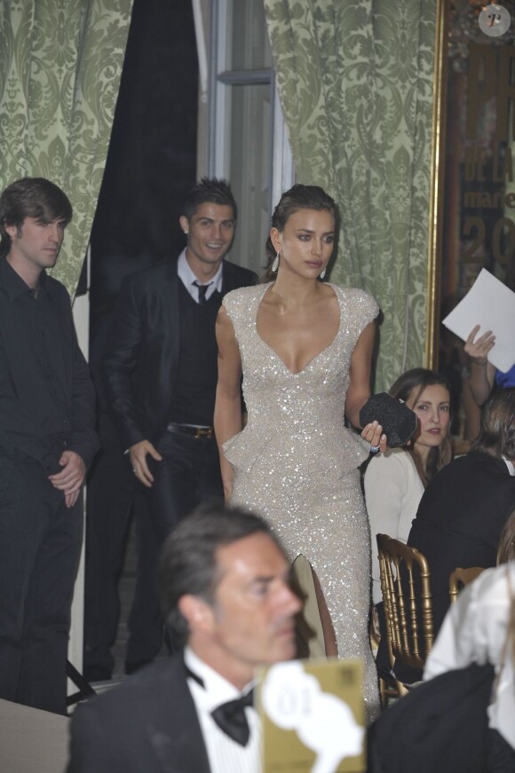 Cristiano Ronaldo et sa chérie Irina Shayk lors du Prix de la Mode, organisé par Marie-Claire à l'ambassade française de Madrid, le 17 novembre 2011