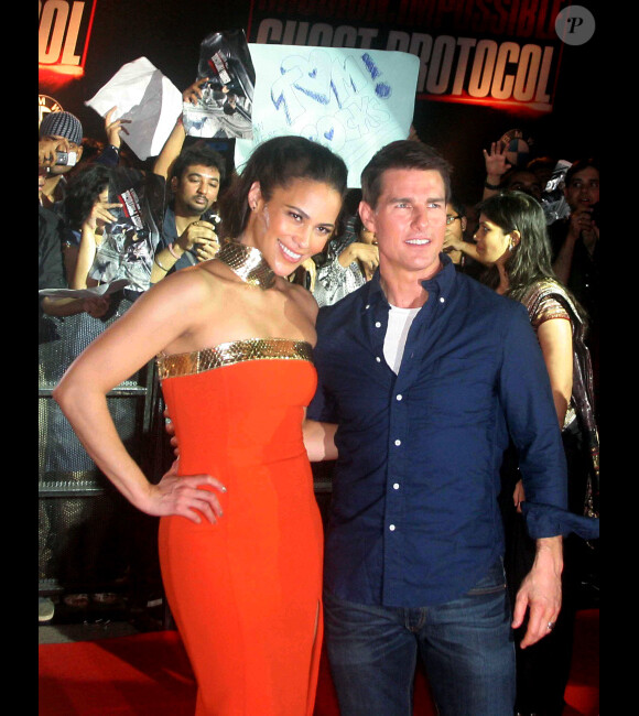 Tom Cruise et Paula Patton présentent Mission : Impossible - Protocole Fantôme, à Mumbaï, Inde, le 4 décembre 2011.
