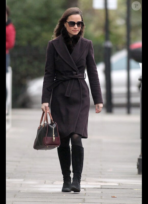 Pippa Middleton se rend à son bureau à Londres, le 8 novembre 2011.