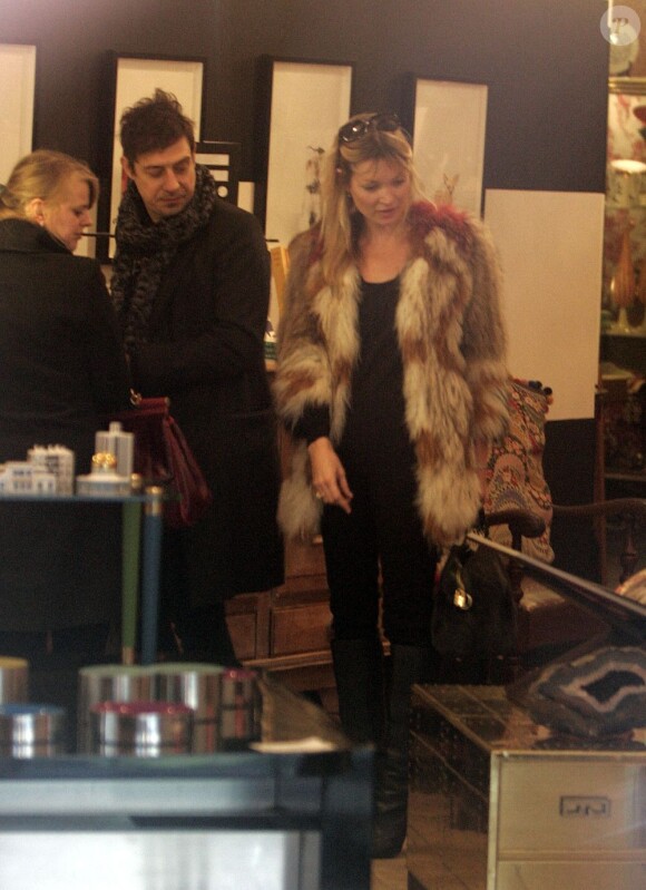 Kate Moss et son mari Jamie Hince font du shopping à Londres le 12 décembre 2011