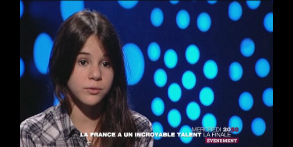 Marina dans la bande-annonce de La France a un Incroyable Talent, diffusée le mercredi 14 décembre 2011 sur M6