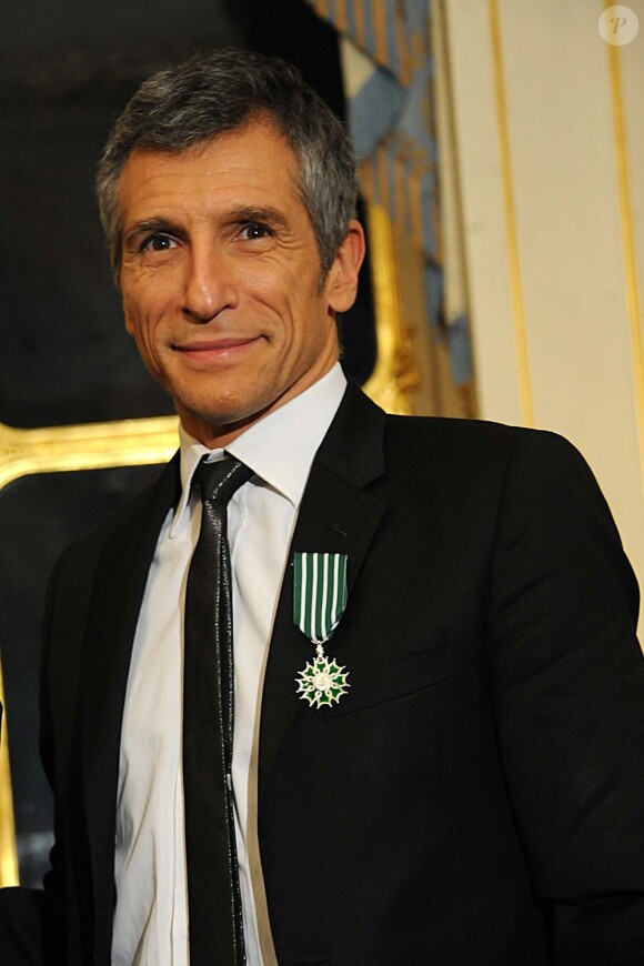 Nagui décoré au ministère de la Culture, à Paris, le 14 décembre 2011.