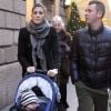 Antonio Cassano, sa femme Carolina Marcialis et leur petit garçon Christopher à Milan le 15 décembre 2011