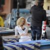 Claudia Schiffer en plein shooting à Sorrente, en Italie. Le 15 décembre 2011