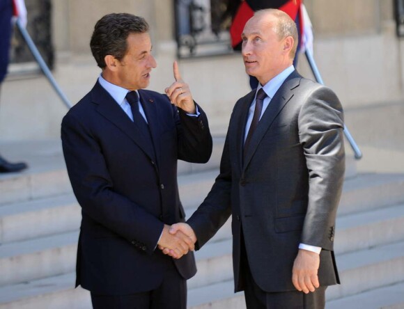 Nicolas Sarkozy et Vladimir Poutine à l'Elysée, le 11 juin 2010.
