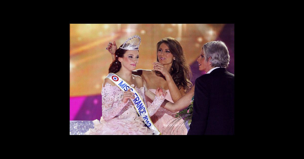 Miss France 2011, Laury Thilleman pose la couronne à ...