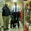 Barack Obama s'est lancé dans une séance shopping à Alexandria en Virginie en compagnie de son chien Bo. Le 21 décembre 2011
