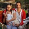 Adeline Blondieau et son compagnon Laurent Hubert, avec leur fille Wilona dans la calèche, à Marrakech pendant les vacances de la Toussaint