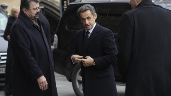 Obsèques de Vaclav Havel : Nicolas Sarkozy et Alain Delon saluent ''un géant''