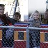 Gwen Stefani et ses fils Kingston et Zuma passent un agréable moment au parc Griffith avec la nounou à Los Angeles le 23 décembre 2011
 
 