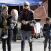 Gwen Stefani se promène avec ses fils Kingston et Zuma, ainsi que la nounou au parc Griffith à Los Angeles le 23 décembre 2011