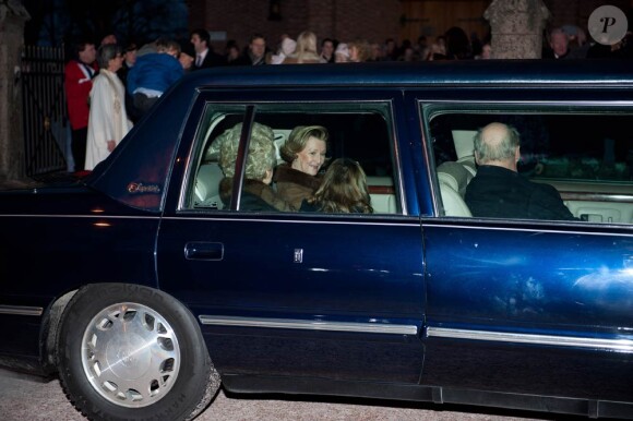 La famille royale de Norvège de sortie pour la messe de Noël, dans la soirée du 24 décembre 2011 à Oslo.