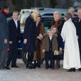 Les jeunes Sverre Magnus et Ingrid Isabella pas emballés par leur sortie à l'église ? La famille royale de Norvège de sortie pour la messe de Noël, dans la soirée du 24 décembre 2011 à Oslo.