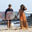 En mai 2009, les amoureux profitent des joies de la plage de Malibu à Los Angeles