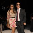 Les tourtereaux Camila Alves et Matthew McConaughey sont plus torrides que jamais lors du défilé Dolce &amp; Gabbana à Milan en juin 2010