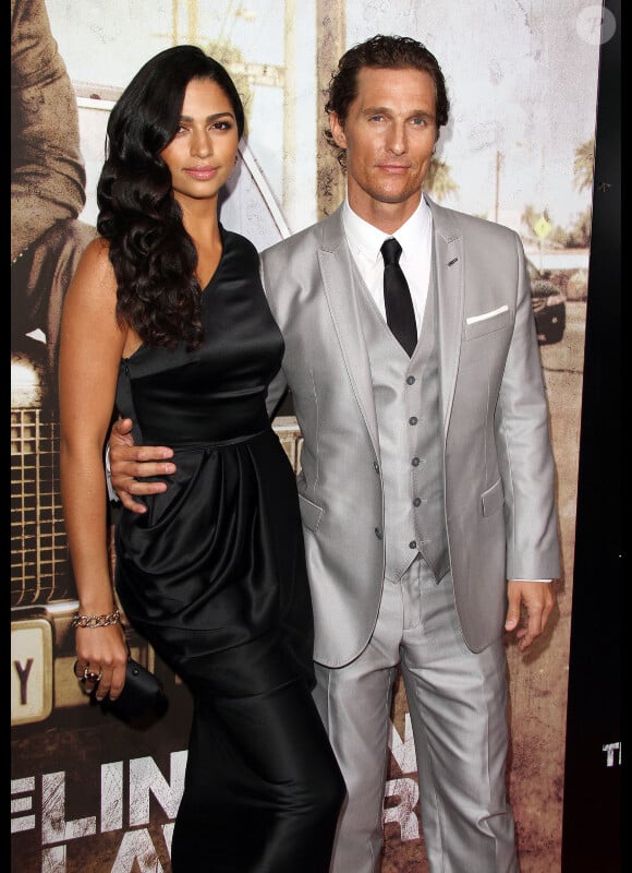 Matthew McConaughey et Camila Alves : Élégants et assortis pour une soirée à Hollywood en mars 2011