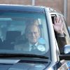 Le prince consort Philip quittait mardi 27 décembre au matin l'hôpital Papworth de Cambridge, où il avait été admis le vendredi 23, après avoir subi une intervention chirurgicale pour la pose d'un stent. Il rejoint en Range Rover sa famille à Sandringham (Norfolk).