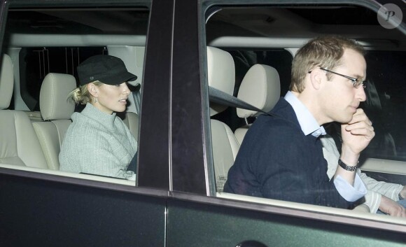 Dans la soirée du 25 décembre 2011, le prince William, son cousin Peter Phillips et sa cousine Zara Phillips partent de Sandringham pour visiter leur grand-père le prince Philip, hospitalisé à Cambridge.