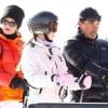 Antonio Banderas, Mélanie Griffith et leur fille Stella font du ski à Aspen le 27 décembre 2011