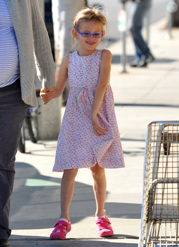 Jennifer Garner : sa fille aînée Violet est à croquer dans sa petite robe rose aux motifs fleuris !