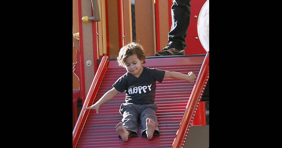 Max Anthony, fils de Marc et Jennifer Lopez s'amuse comme un petit fou dans un parc de Los Max Anthony, fils de Marc et Jennifer Lopez s'amuse comme un petit fou dans un parc de Los