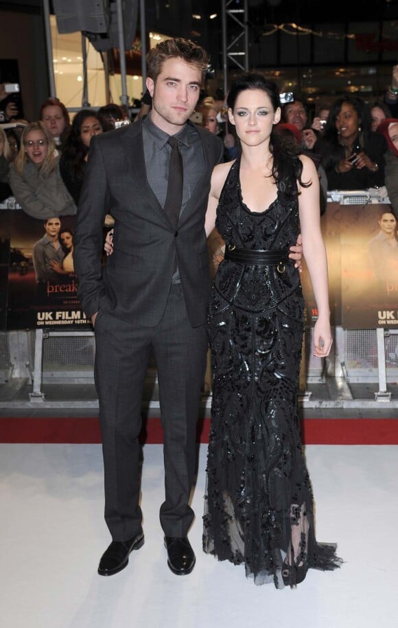 Kristen Stewart et Robert Pattinson à Londres, le 16 novembre 2011.