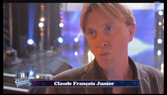 Claude François Junior dans le making-of de l'émission A la recherche du nouveau Claude François et ses Clodettes sur W9