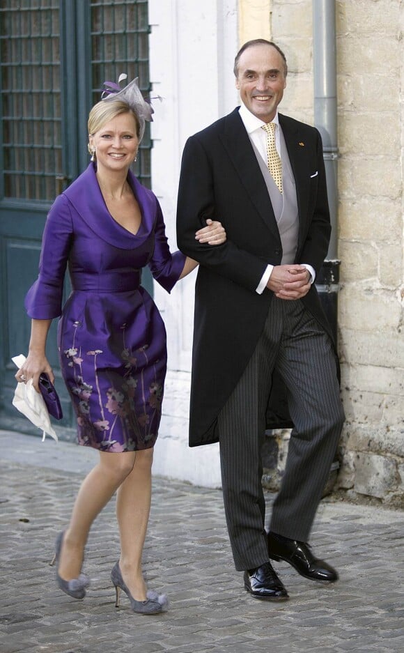 La princesse Maria-Carolina de Bourbon-Parme (photo : en novembre 2010, avec le prince Lorenz de Belgique pour le mariage de son frère le prince Carlos de Bourbon-Parme) a annoncé le 9 janvier 2012 ses fiançailles avec Albert Brenninkmeijer.