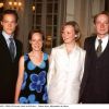 La princesse Maria-Carolina de Bourbon-Parme (photo : en 2000 avec ses frères Carlos Javier, Jaime, et sa soeur Margarita) a annoncé le 9 janvier 2012 ses fiançailles avec Albert Brenninkmeijer.
