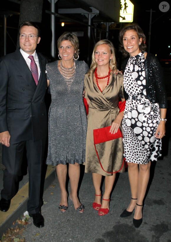 La princesse Maria-Carolina de Bourbon-Parme (photo : en septembre 2009 avec le prince Constantijn, la princesse Laurentien et la princesse Mailene) a annoncé le 9 janvier 2012 ses fiançailles avec Albert Brenninkmeijer.