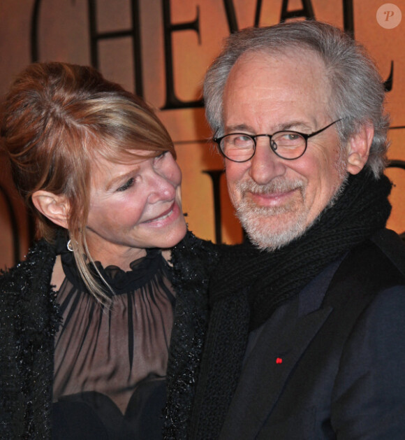 Le couple Kate Capshaw et Steven Spielberg lors de l'avant-première du film Cheval de Guerre à la Cinémathèque à Paris le 9 janvier 2012