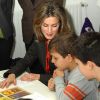 Letizia d'Espagne en visite à la 35e édition du Salon de la littérature jeunesse, au centre culturel Galilée, à Madrid, le 11 janvier 2012.