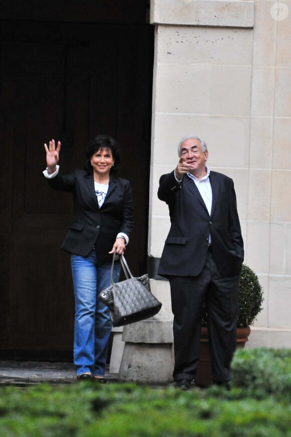 Anne Sinclair et Dominique Strauss-Kahn à Paris, le 4 septembre 2011.