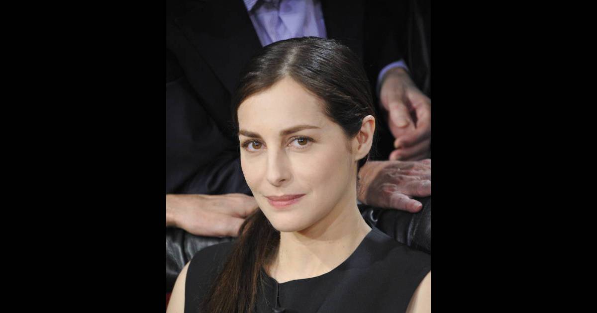 Amira Casar La Vérité Si Je Mens Amira Casar lors de l'émission Vivement Dimanche spécial La Vérité si